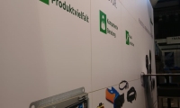 Mischbaustand mit Digitaldrucken. 