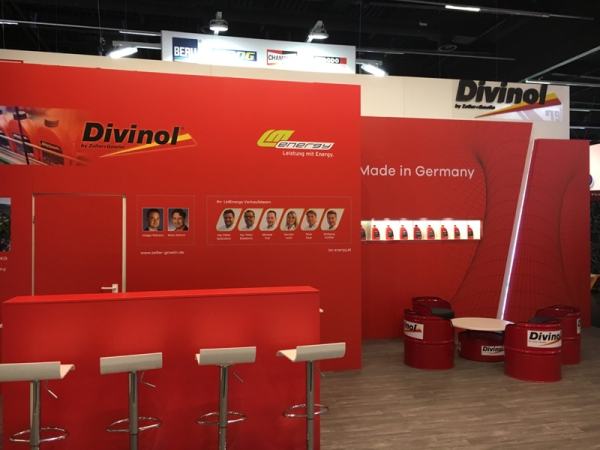 Mietmobiliar für einen eleganten Messe-Auftritt - Pure Eleganz oder schlichtes Design